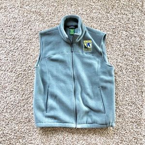 NWOT mens Cabela’s Alaska Refuges gray fleece vest
